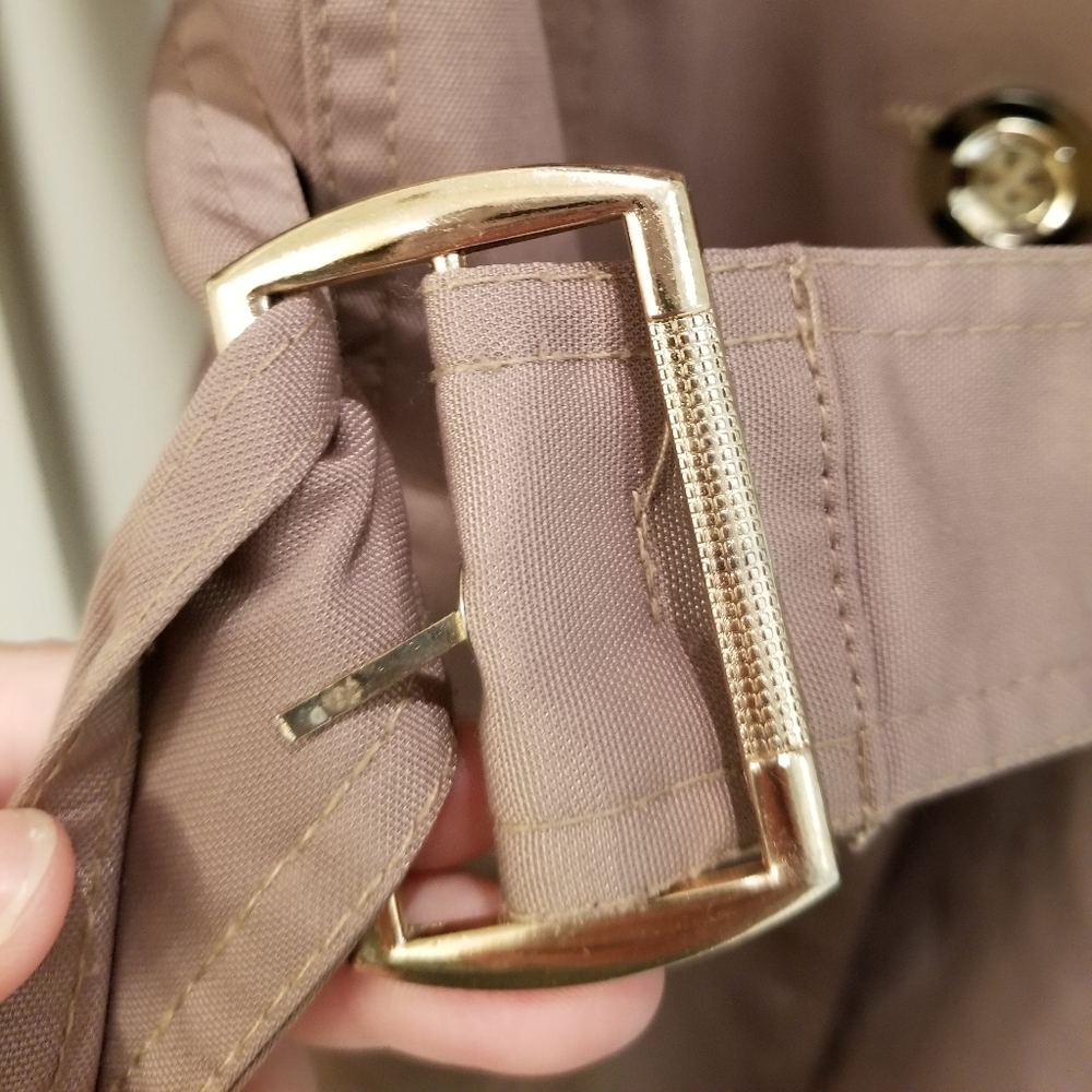 Le Chateau Trench Coat - Picture 2 of 5